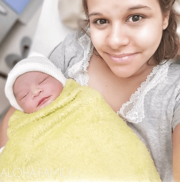 Alice et Keanui à la maternité